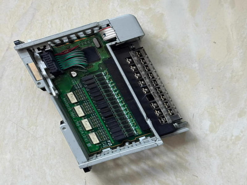 Allen-Bradley 1769-OB16